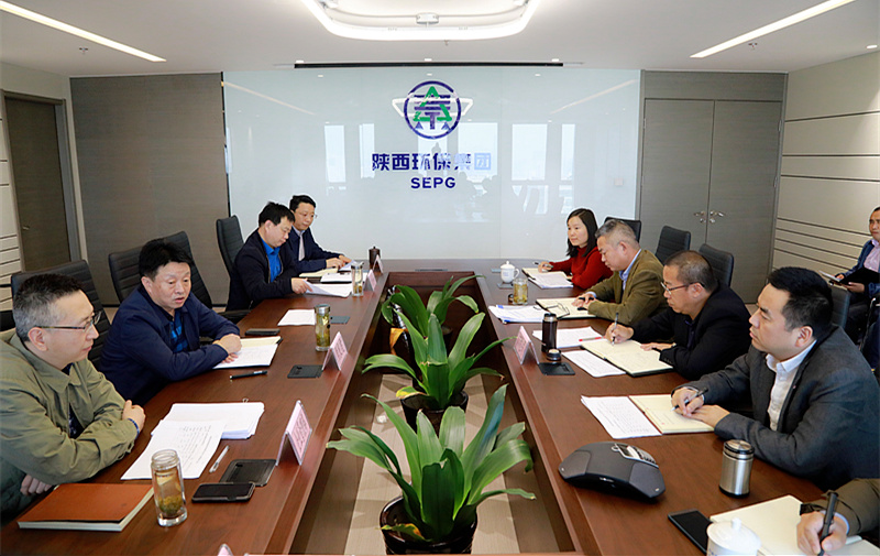 熊良虎在听取水环境公司专题汇报时强调：咬定指标、坚定信念，以决战决胜姿势完玉成年经营工作