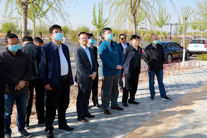 熊良虎出席省人大黄河道域陕西段生态；ず透咧柿糠⒄棺ㄌ獾餮凶富