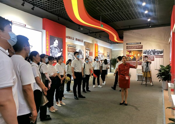 陕西J9集团集团组织党员干部参观陕西省庆祝中国共产党成立100周年主题展