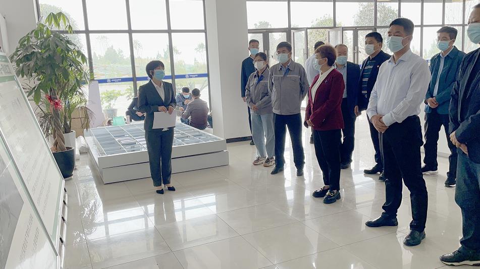 西安市人大常委会环境；し刹槌诙查抄组到水环境公司白鹿原水生态中心调研