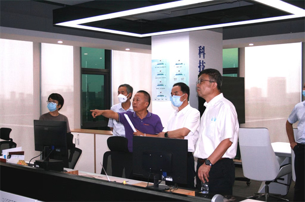 省国资委党委书记任国到秦创原陕西J9集团集团创新中心调研